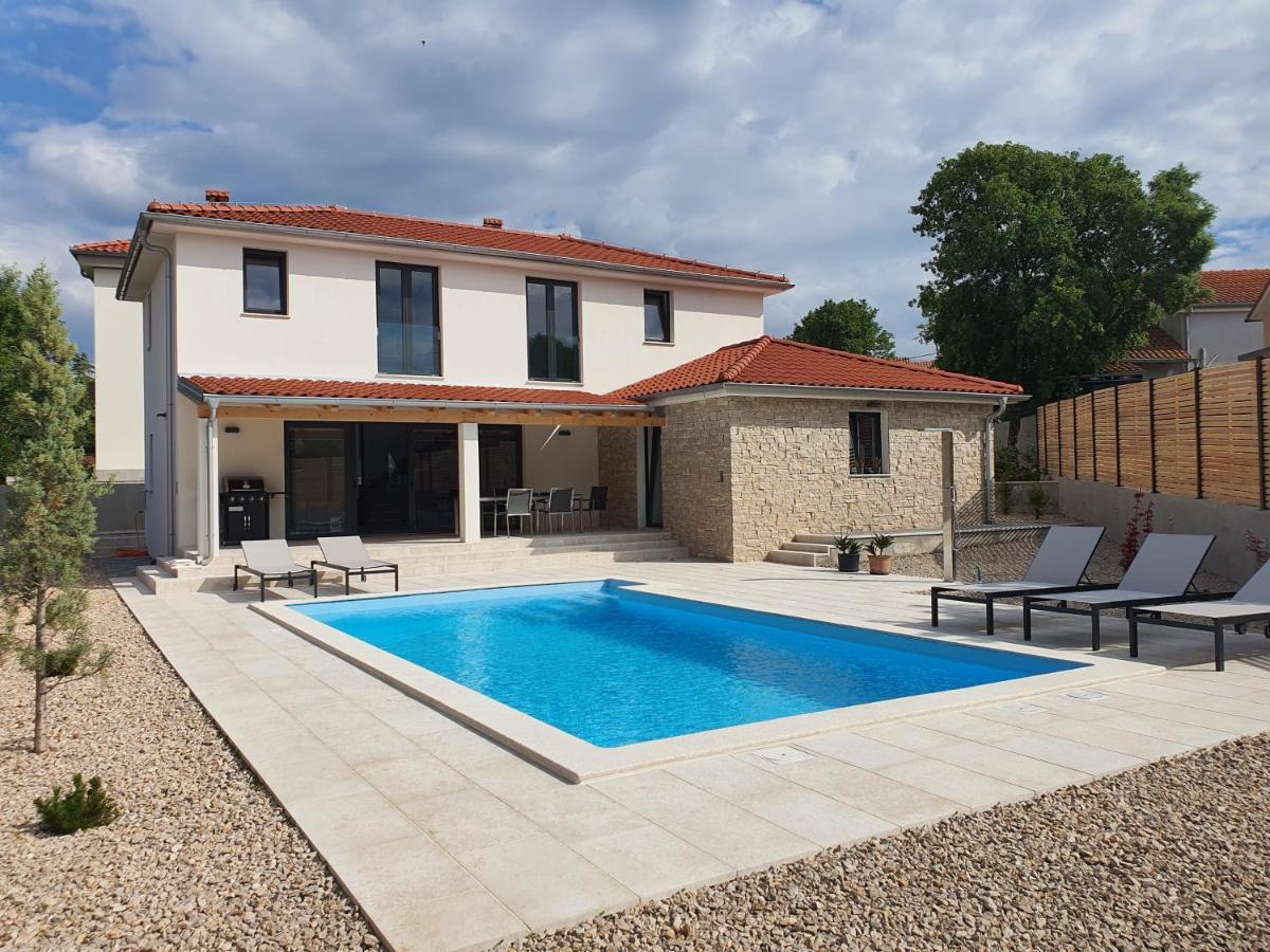 Villa Zora Rasopasno Ngoại thất bức ảnh